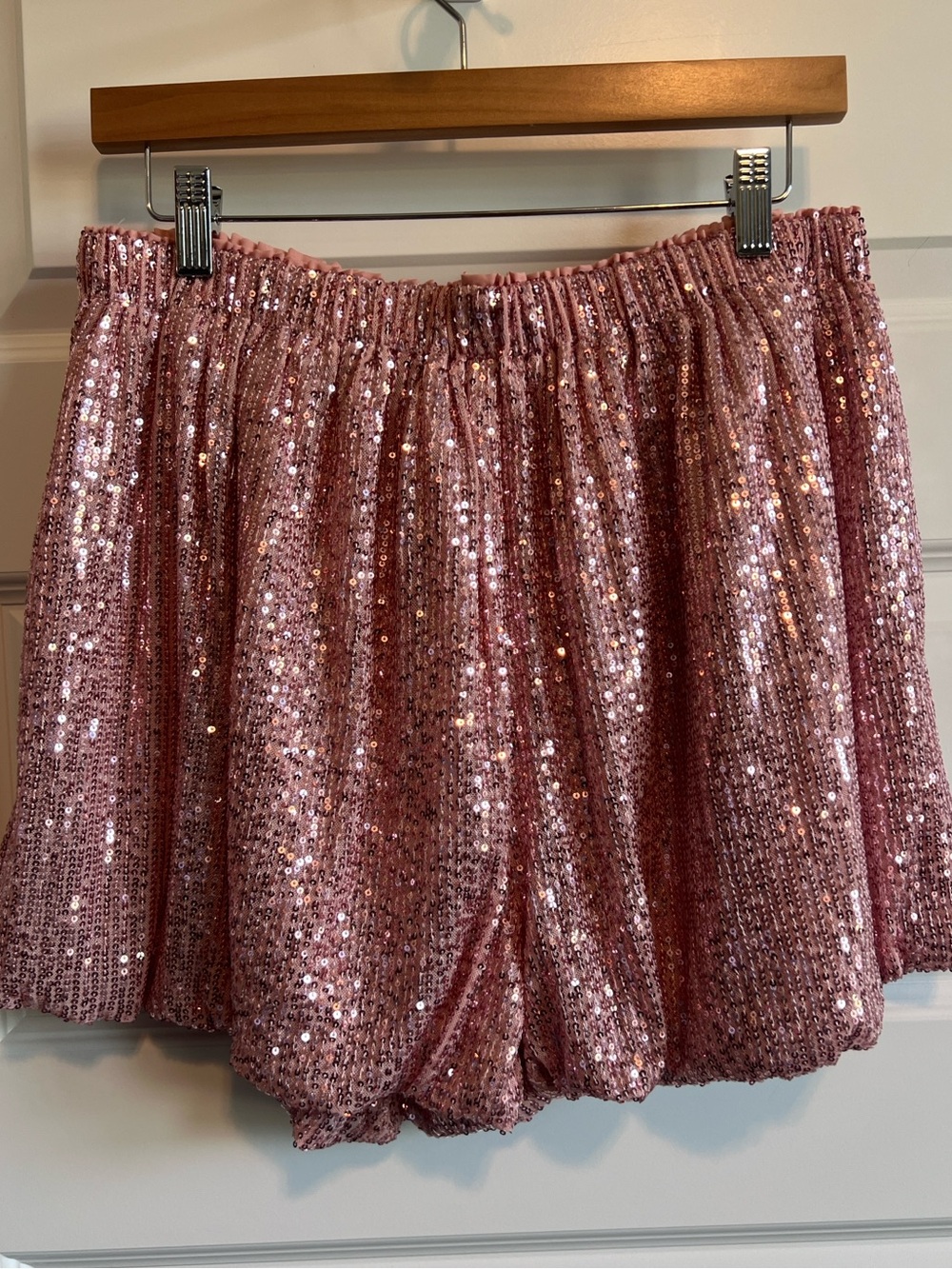 ENDLESS ROSE Anthropologie Sequin Puff Short Pink Large NWT